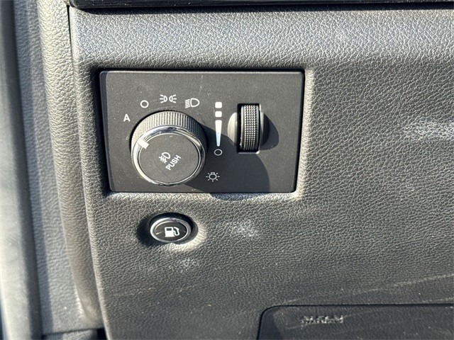 Jeep Grand Cherokee Vehicle Full-screen Gallery Image 38