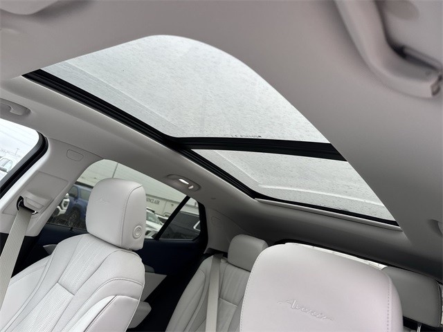 Buick Envision Vehicle Full-screen Gallery Image 22