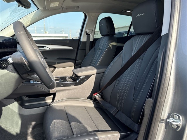 Buick Envision Vehicle Full-screen Gallery Image 11