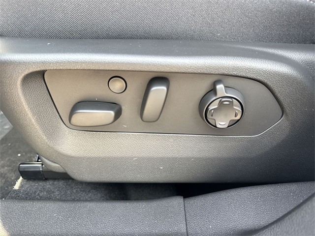 Buick Envision Vehicle Full-screen Gallery Image 12