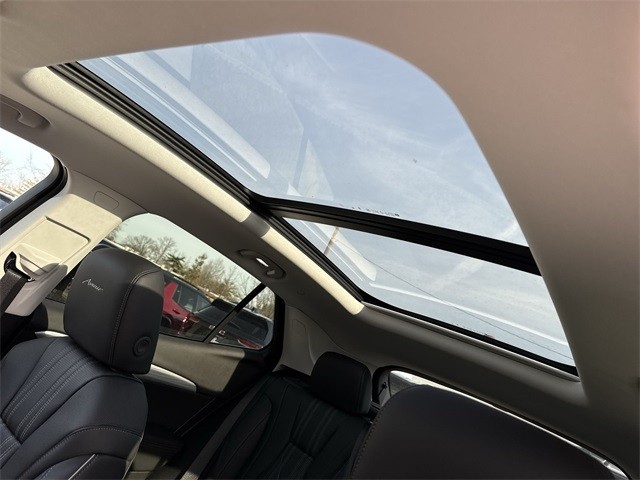 Buick Envision Vehicle Full-screen Gallery Image 22