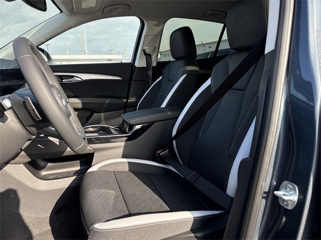 Buick Envision Vehicle Full-screen Gallery Image 11