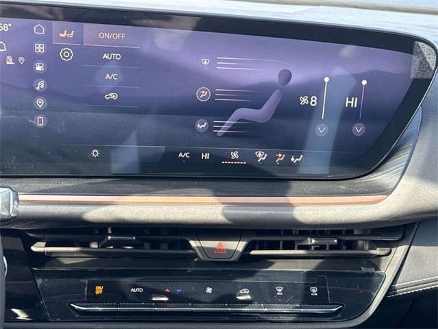 Buick Envision Vehicle Full-screen Gallery Image 19