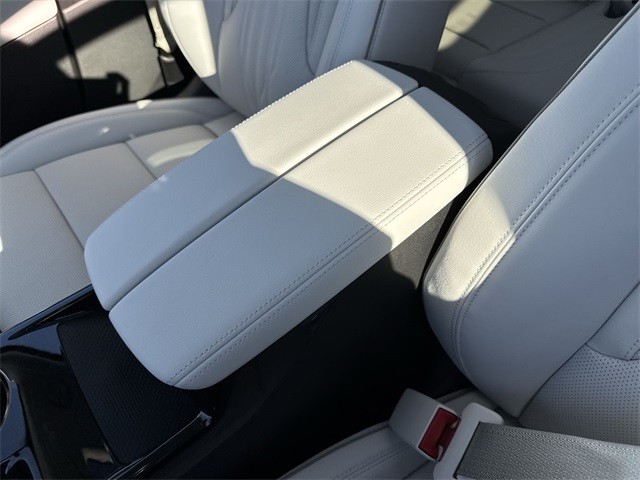 Buick Envision Vehicle Full-screen Gallery Image 21