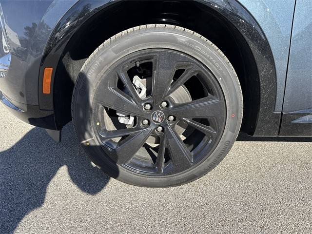 Buick Envision Vehicle Full-screen Gallery Image 10