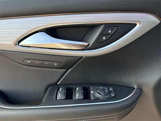 Buick Envision Vehicle Full-screen Gallery Image 13