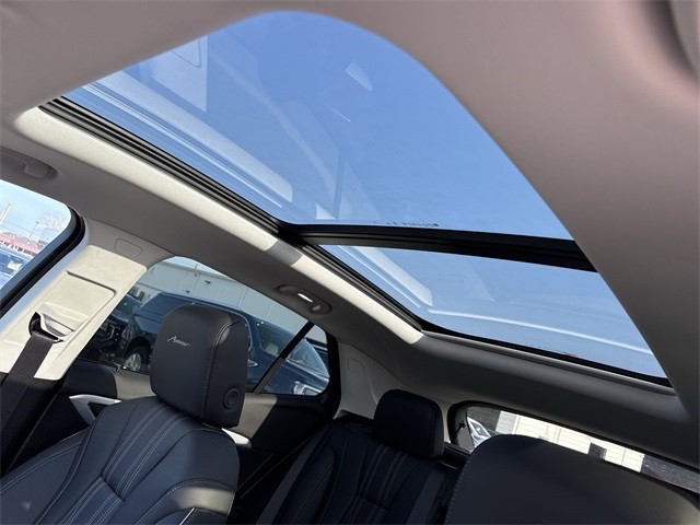 Buick Envision Vehicle Full-screen Gallery Image 22