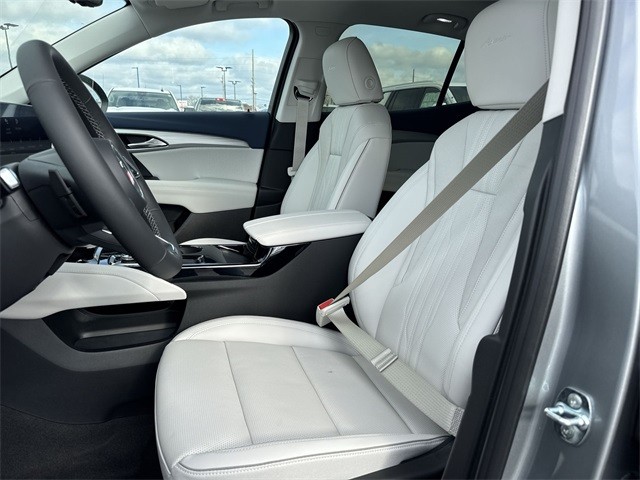 Buick Envision Vehicle Full-screen Gallery Image 11