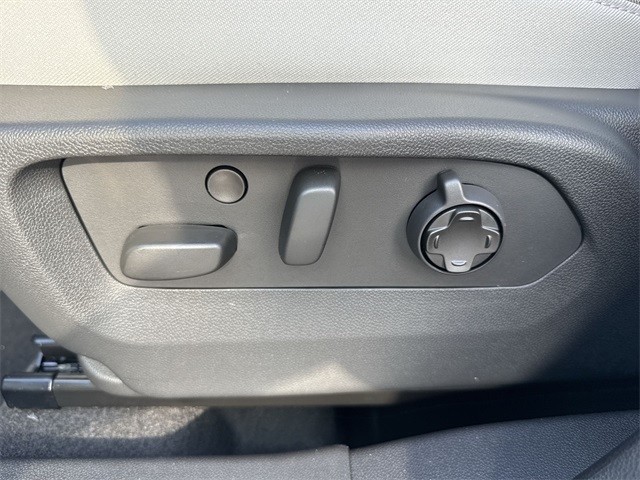 Buick Envision Vehicle Full-screen Gallery Image 12