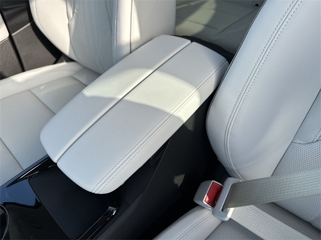 Buick Envision Vehicle Full-screen Gallery Image 21