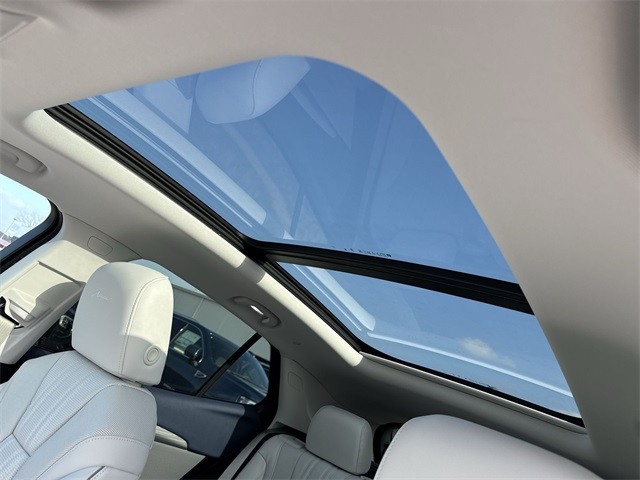 Buick Envision Vehicle Full-screen Gallery Image 22