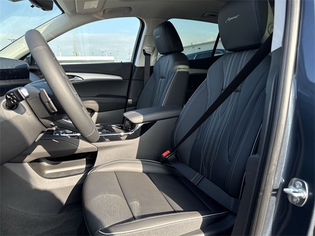 Buick Envision Vehicle Full-screen Gallery Image 11