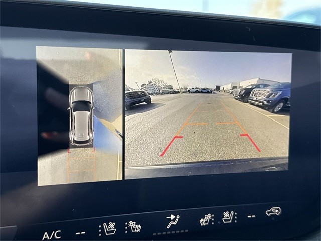 Buick Envision Vehicle Full-screen Gallery Image 17