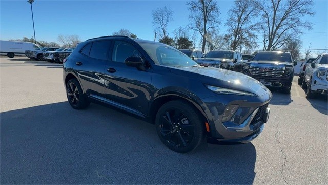 Buick Envision Vehicle Full-screen Gallery Image 02