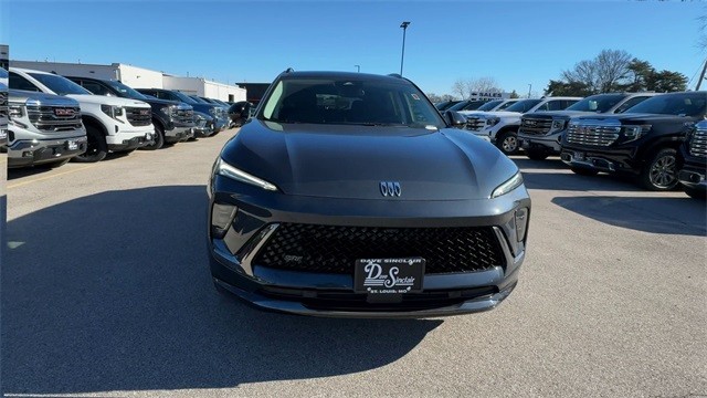 Buick Envision Vehicle Full-screen Gallery Image 03