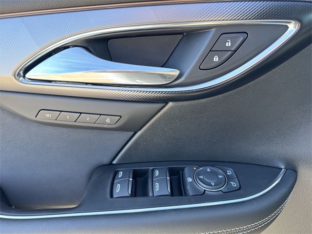 Buick Envision Vehicle Full-screen Gallery Image 13