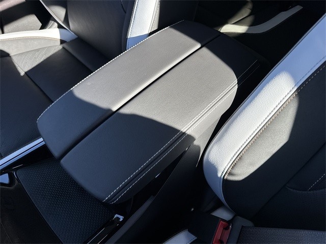 Buick Envision Vehicle Full-screen Gallery Image 21