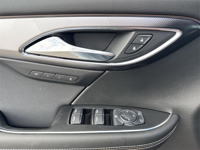 Buick Envision Vehicle Full-screen Gallery Image 13