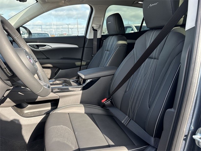 Buick Envision Vehicle Full-screen Gallery Image 11