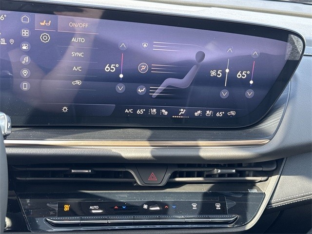 Buick Envision Vehicle Full-screen Gallery Image 19