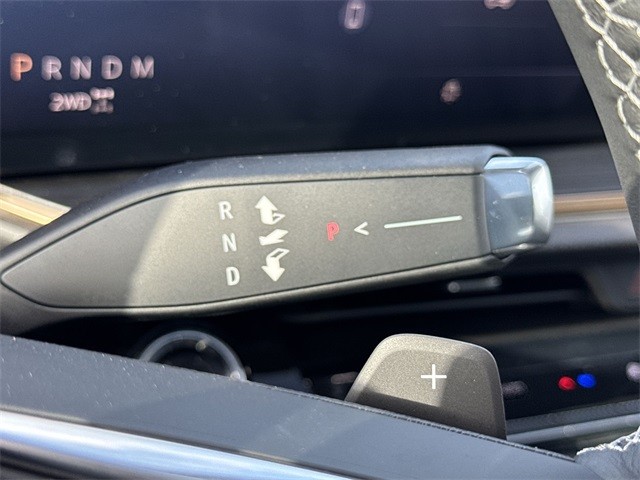 Buick Envision Vehicle Full-screen Gallery Image 20