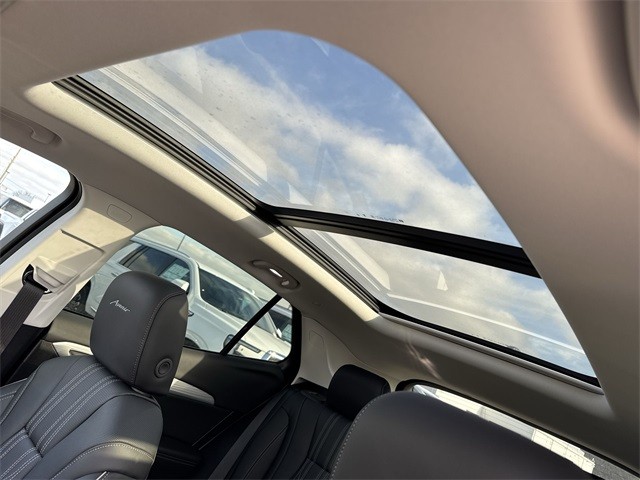 Buick Envision Vehicle Full-screen Gallery Image 22