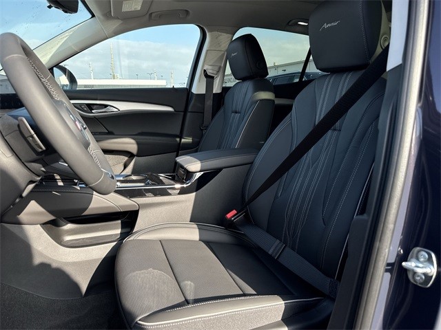 Buick Envision Vehicle Full-screen Gallery Image 11