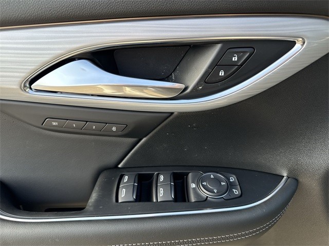 Buick Envision Vehicle Full-screen Gallery Image 13