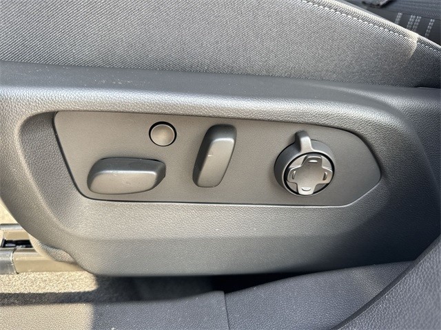 Buick Envision Vehicle Full-screen Gallery Image 12