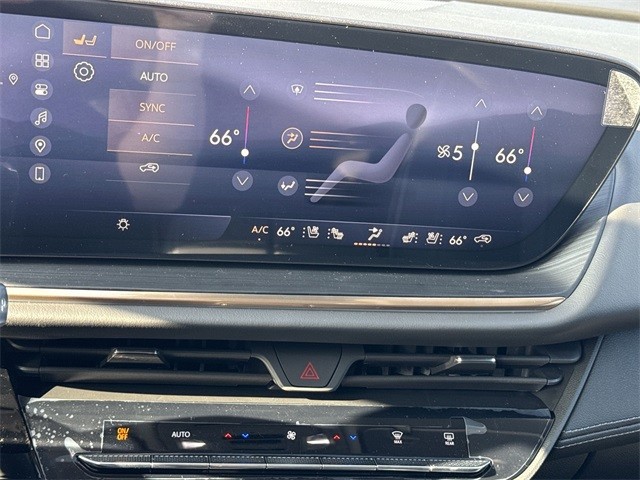 Buick Envision Vehicle Full-screen Gallery Image 19