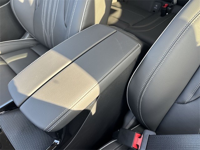 Buick Envision Vehicle Full-screen Gallery Image 21