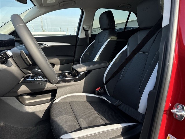 Buick Envision Vehicle Full-screen Gallery Image 11