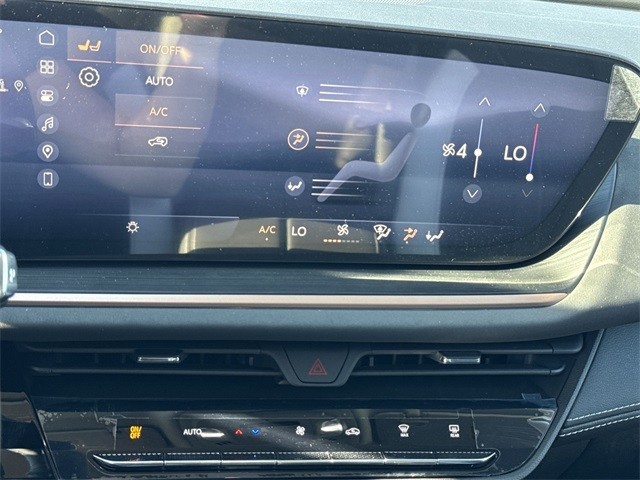 Buick Envision Vehicle Full-screen Gallery Image 19