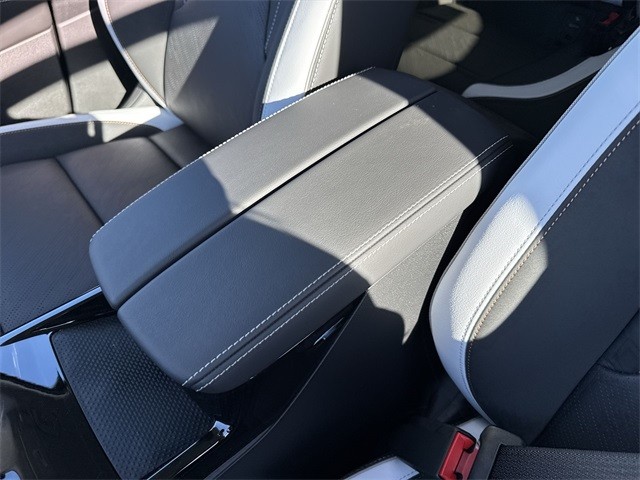 Buick Envision Vehicle Full-screen Gallery Image 21