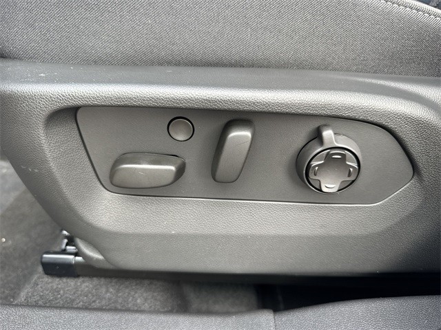 Buick Envision Vehicle Full-screen Gallery Image 12