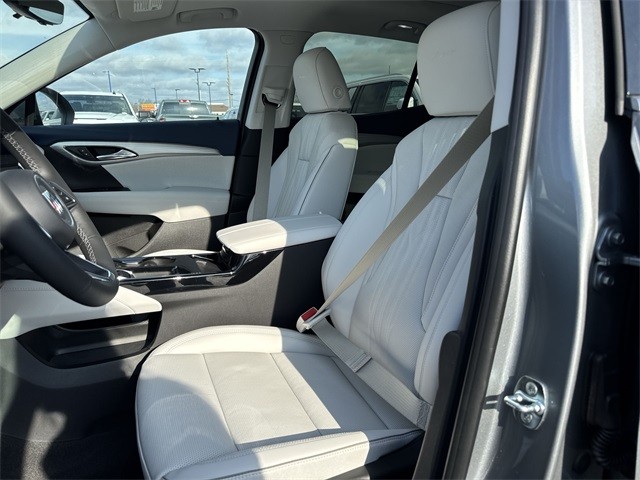 Buick Envision Vehicle Full-screen Gallery Image 11