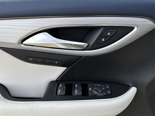 Buick Envision Vehicle Full-screen Gallery Image 13