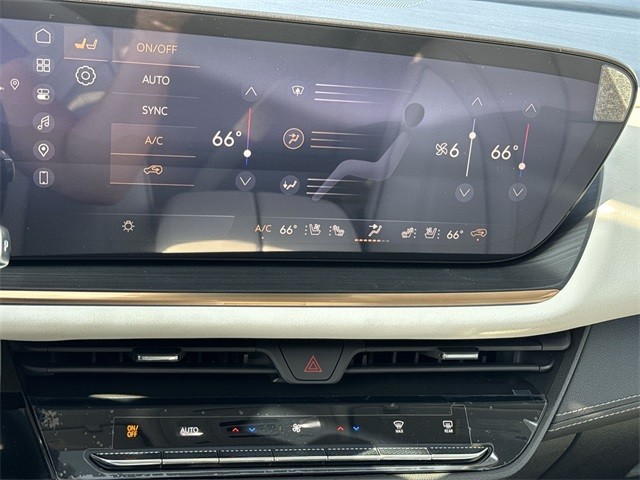 Buick Envision Vehicle Full-screen Gallery Image 19