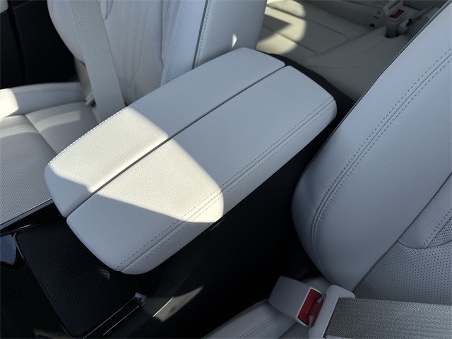 Buick Envision Vehicle Full-screen Gallery Image 21