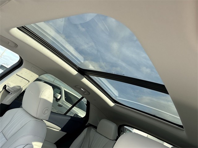 Buick Envision Vehicle Full-screen Gallery Image 22