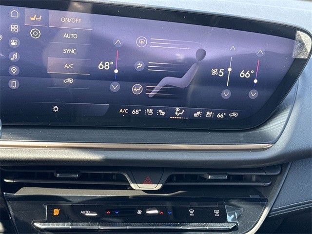 Buick Envision Vehicle Full-screen Gallery Image 19