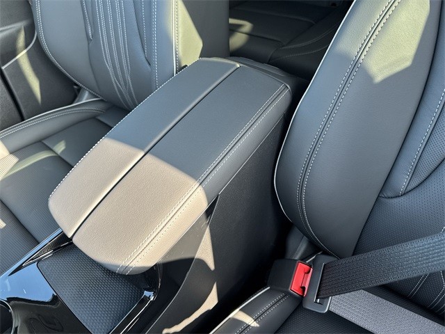 Buick Envision Vehicle Full-screen Gallery Image 21