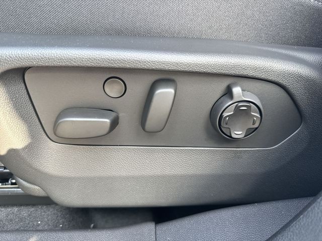 Buick Envision Vehicle Full-screen Gallery Image 12