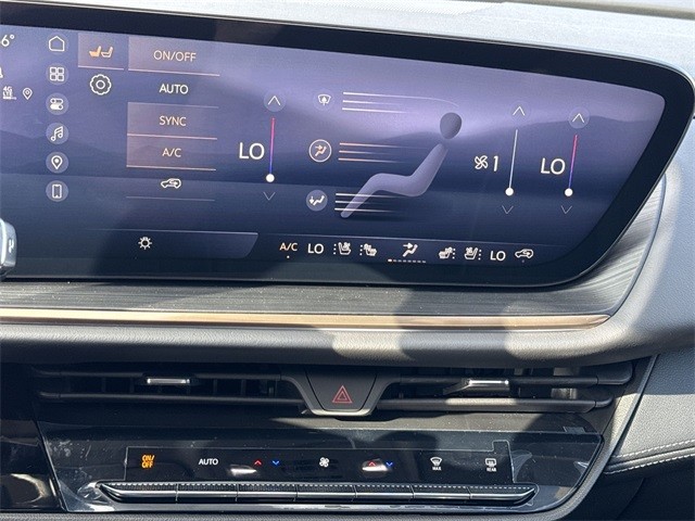 Buick Envision Vehicle Full-screen Gallery Image 19