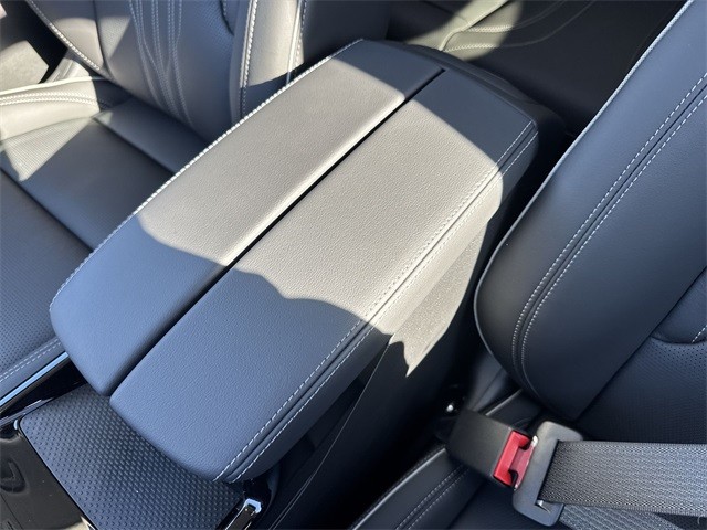 Buick Envision Vehicle Full-screen Gallery Image 21