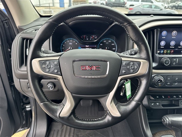 GMC Canyon Vehicle Full-screen Gallery Image 14