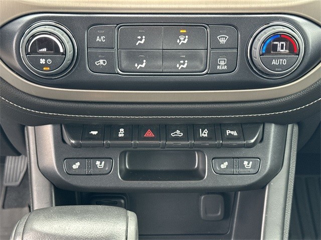 GMC Canyon Vehicle Full-screen Gallery Image 22