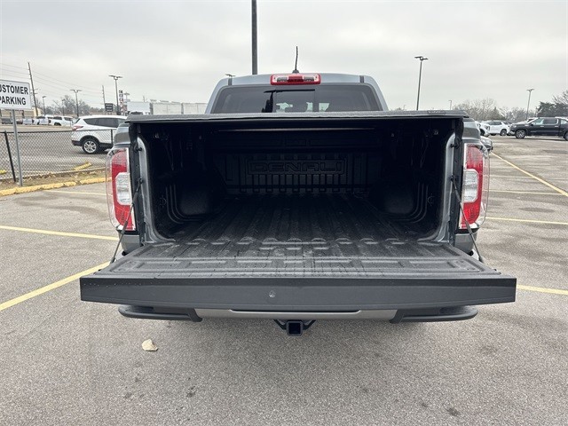 GMC Canyon Vehicle Full-screen Gallery Image 29
