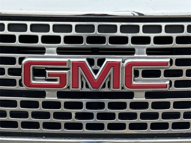 GMC Canyon Vehicle Full-screen Gallery Image 34