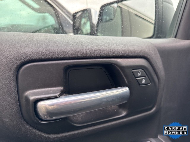 Chevrolet Silverado 1500 Vehicle Full-screen Gallery Image 09